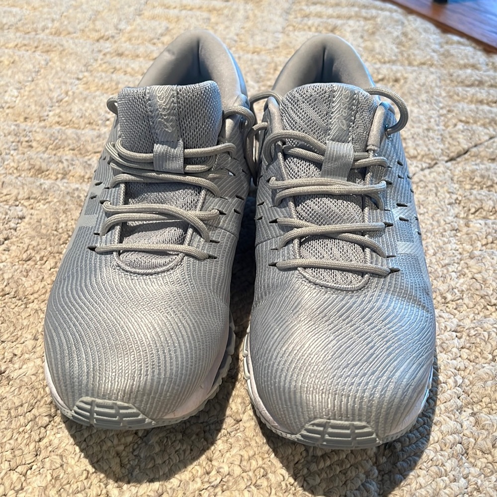 PRE-LOVED Size 8 1/2- ASICS GEL-Quantum 360 4 Glacier Gray